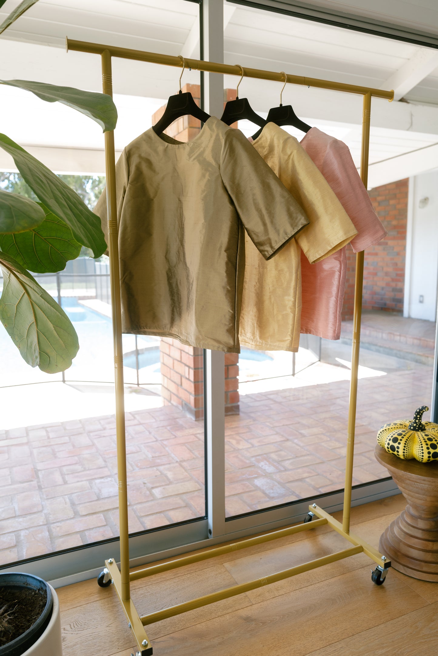 SR02 Silk Tee